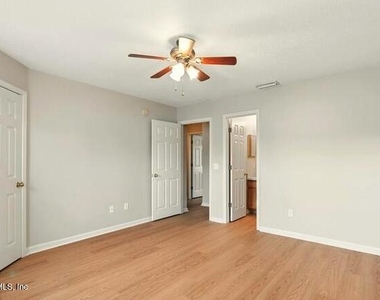 726 Middle Branch Way Way - Photo Thumbnail 11