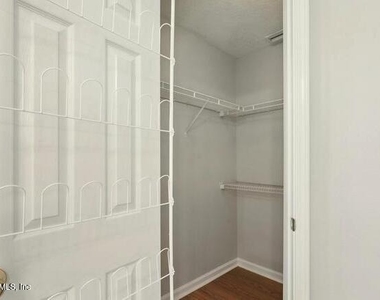 726 Middle Branch Way Way - Photo Thumbnail 12