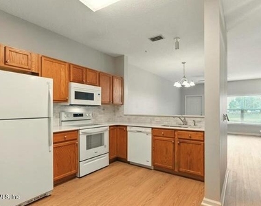 726 Middle Branch Way Way - Photo Thumbnail 3