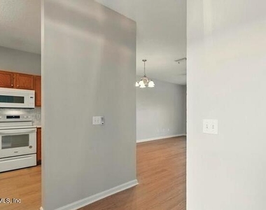 726 Middle Branch Way Way - Photo Thumbnail 2