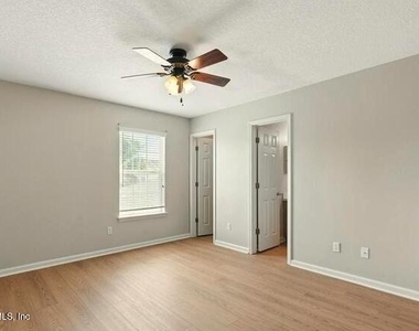 726 Middle Branch Way Way - Photo Thumbnail 14