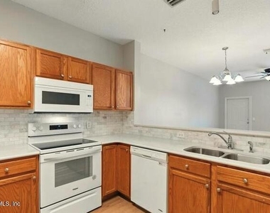 726 Middle Branch Way Way - Photo Thumbnail 4