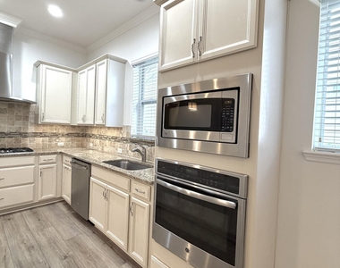187 Southern Oak Drive - Photo Thumbnail 16