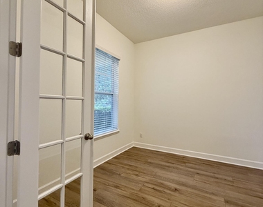 187 Southern Oak Drive - Photo Thumbnail 7