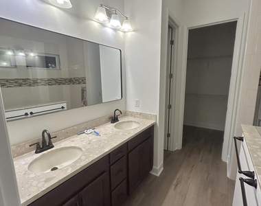 187 Southern Oak Drive - Photo Thumbnail 19