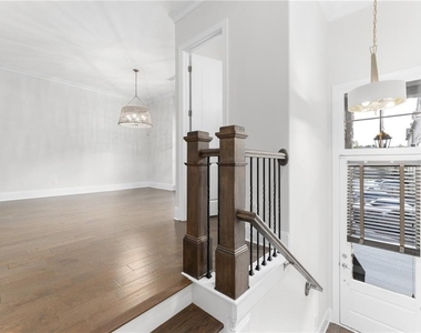 1394 Doublegate Drive Ne - Photo Thumbnail 4