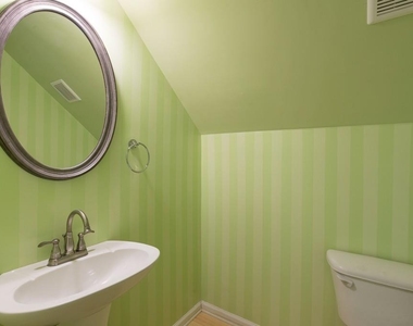 2696 Silver Hill Terrace Se - Photo Thumbnail 8