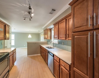 2696 Silver Hill Terrace Se - Photo Thumbnail 6