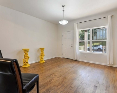 1099 Smith Street - Photo Thumbnail 3