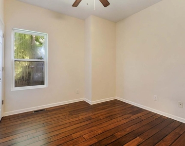1099 Smith Street - Photo Thumbnail 8