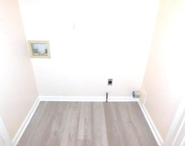 11215 Abbotts Station Drive - Photo Thumbnail 8