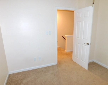 11215 Abbotts Station Drive - Photo Thumbnail 22