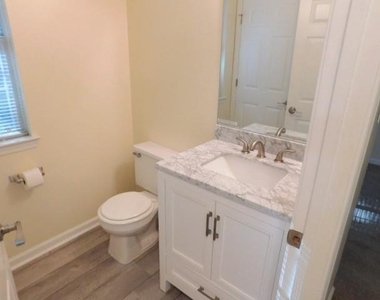 11215 Abbotts Station Drive - Photo Thumbnail 9