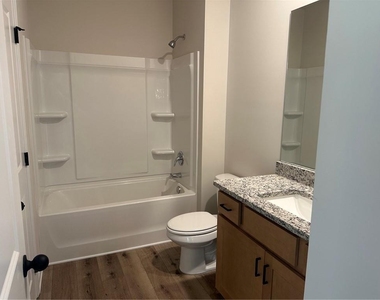 326 Rodeo Drive - Photo Thumbnail 8