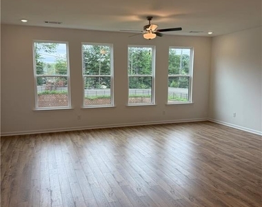 407 Nix Lane - Photo Thumbnail 18