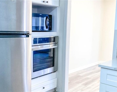 570 Sterling Pointe Court - Photo Thumbnail 11