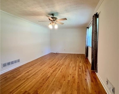 6695 Courtney Drive - Photo Thumbnail 3
