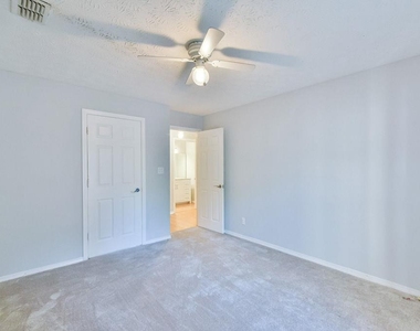 1904 Country Park Drive Se - Photo Thumbnail 13