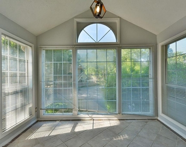 1904 Country Park Drive Se - Photo Thumbnail 7