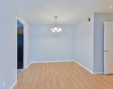 1904 Country Park Drive Se - Photo Thumbnail 8