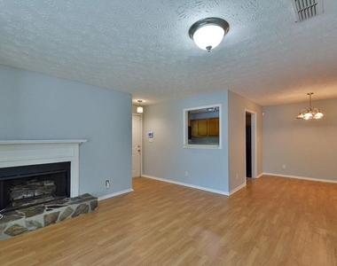 1904 Country Park Drive Se - Photo Thumbnail 5