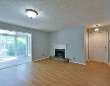 1904 Country Park Drive Se - Photo Thumbnail 4