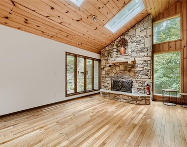 570 Idlewood Drive Nw - Photo Thumbnail 2