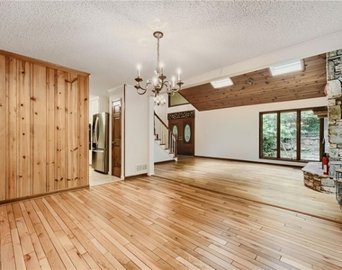 570 Idlewood Drive Nw - Photo Thumbnail 4