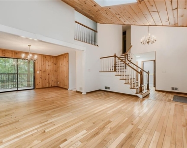 570 Idlewood Drive Nw - Photo Thumbnail 3