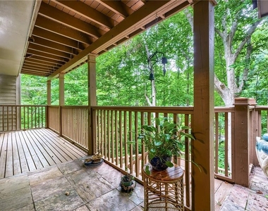 570 Idlewood Drive Nw - Photo Thumbnail 9