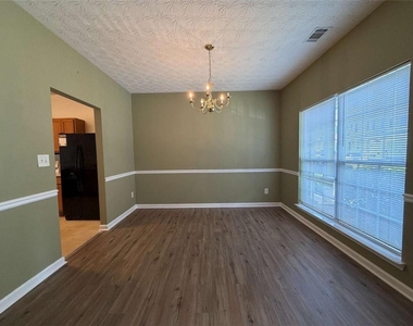 644 Kenridge Drive - Photo Thumbnail 2