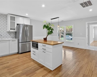 1929 Cooper Landing Drive Se - Photo Thumbnail 6