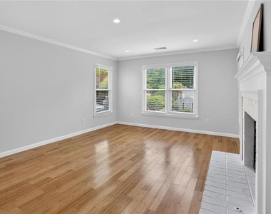 1929 Cooper Landing Drive Se - Photo Thumbnail 13