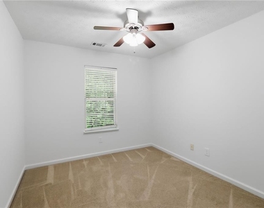 2915 Greyhawk Lane - Photo Thumbnail 21