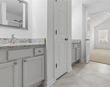 2915 Greyhawk Lane - Photo Thumbnail 16