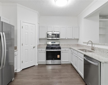 2915 Greyhawk Lane - Photo Thumbnail 11