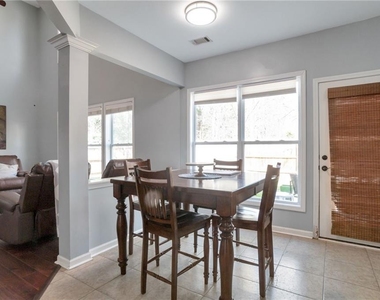 1565 Hedington Circle - Photo Thumbnail 7