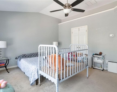 1565 Hedington Circle - Photo Thumbnail 10