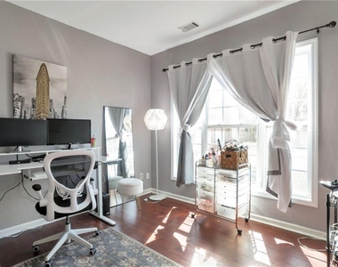 1565 Hedington Circle - Photo Thumbnail 22