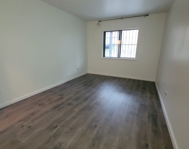 660 Baltic Street - Photo Thumbnail 3