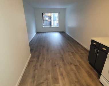660 Baltic Street - Photo Thumbnail 2