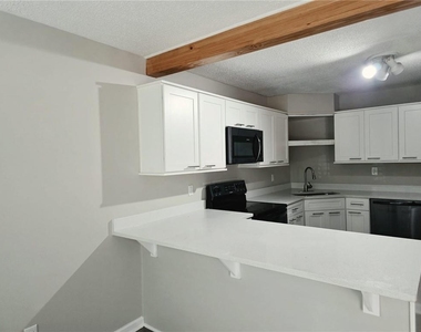 3363 Columbia Trace - Photo Thumbnail 5