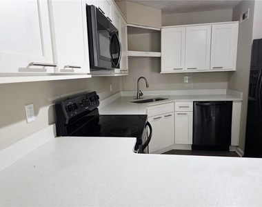 3363 Columbia Trace - Photo Thumbnail 4