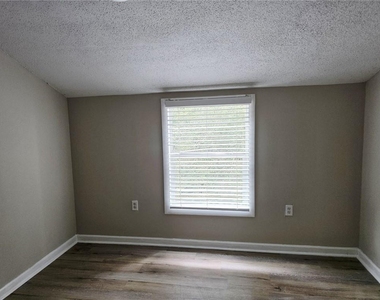 3363 Columbia Trace - Photo Thumbnail 8