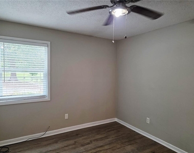 3363 Columbia Trace - Photo Thumbnail 2