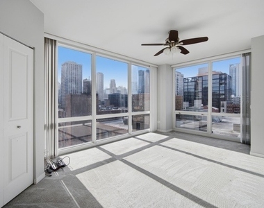 757 N Orleans Street - Photo Thumbnail 11