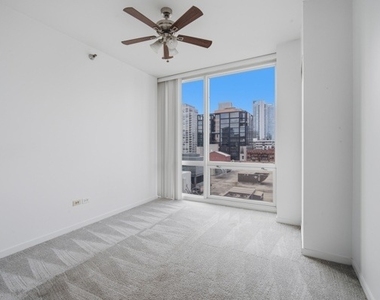 757 N Orleans Street - Photo Thumbnail 12