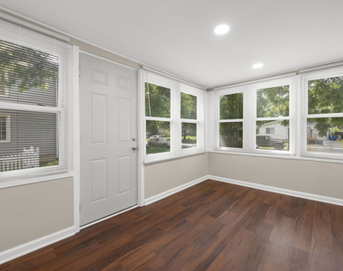 714 E Jackson Street - Photo Thumbnail 1