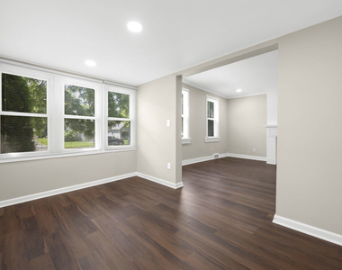 714 E Jackson Street - Photo Thumbnail 2
