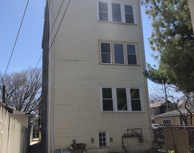 827 W 33rd Place - Photo Thumbnail 12